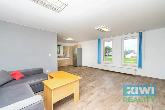 Pronájem kanceláře, Kaňovice, 90 m2