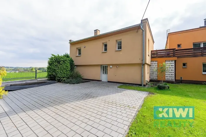 Pronájem kanceláře, Kaňovice, 90 m2