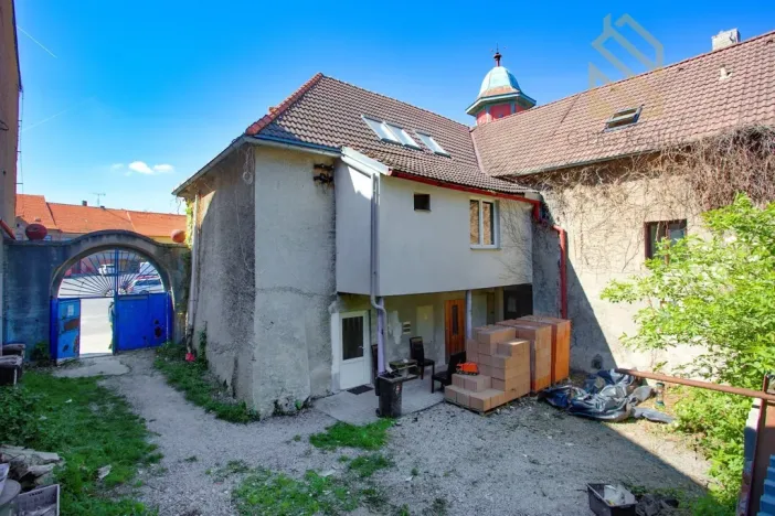 Prodej činžovního domu, Smečno, 779 m2