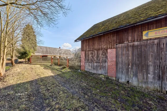 Prodej garáže, Pilníkov, Pražská, 182 m2