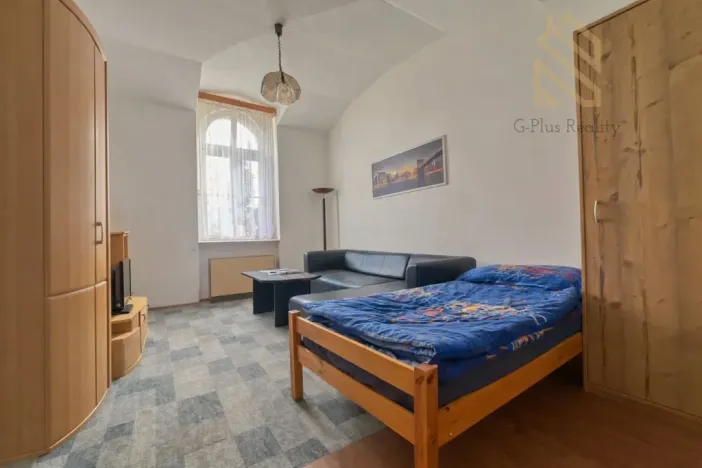 Prodej vícegeneračního domu, Kostelec nad Labem, nám. Komenského, 120 m2