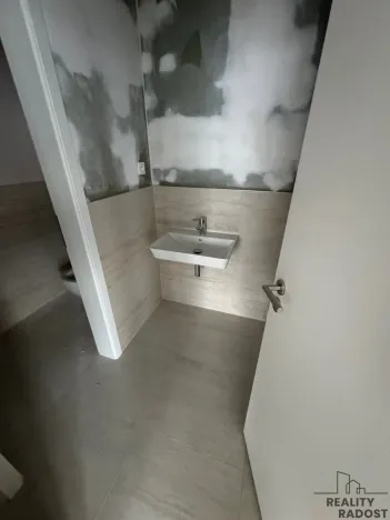 Prodej obchodního prostoru, Praha, Waltariho, 72 m2