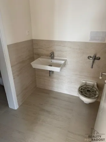 Prodej obchodního prostoru, Praha, Waltariho, 72 m2