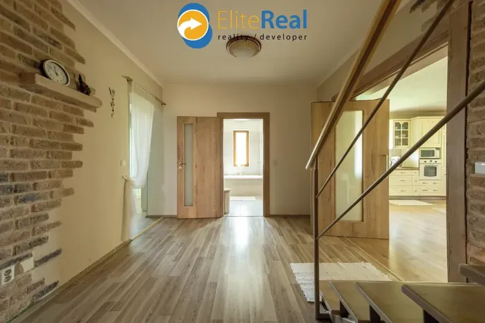 Prodej vícegeneračního domu, Příkazy, 344 m2