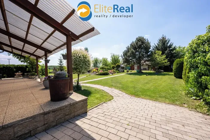 Prodej vícegeneračního domu, Příkazy, 344 m2