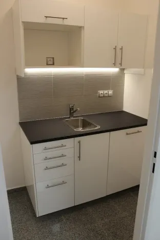 Pronájem kanceláře, Praha - Žižkov, Husitská, 63 m2