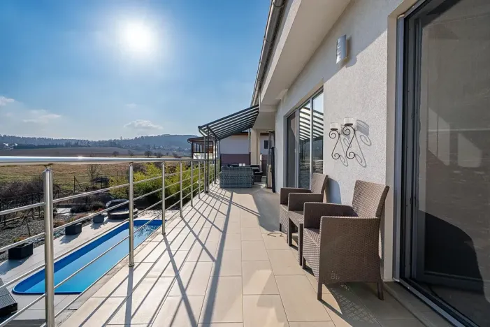 Prodej rodinného domu, Králův Dvůr, Na Vinohradech, 140 m2