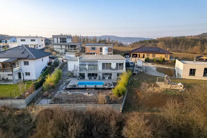 Prodej rodinného domu, Králův Dvůr, Na Vinohradech, 140 m2