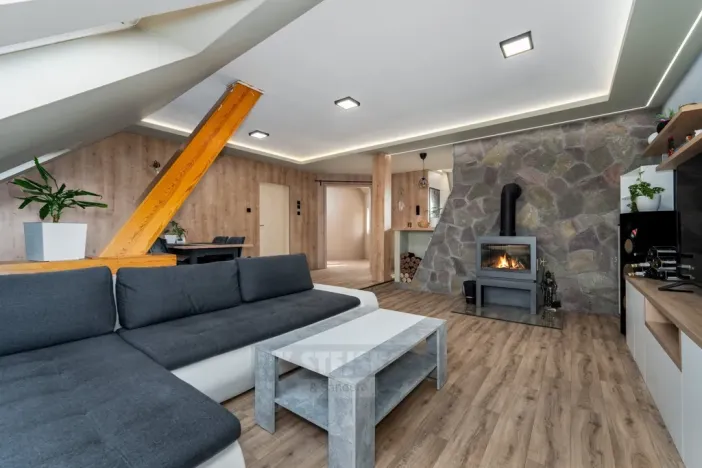 Prodej bytu 4+1, České Budějovice - České Budějovice 5, tř. Čsl. legií, 145 m2