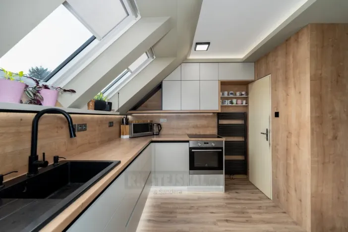 Prodej bytu 4+1, České Budějovice - České Budějovice 5, tř. Čsl. legií, 145 m2