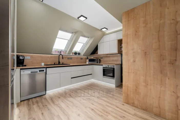 Prodej bytu 4+1, České Budějovice - České Budějovice 5, tř. Čsl. legií, 145 m2