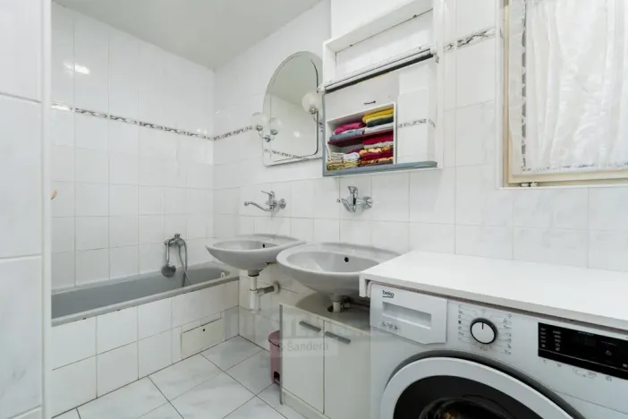 Prodej bytu 4+1, České Budějovice - České Budějovice 5, tř. Čsl. legií, 145 m2