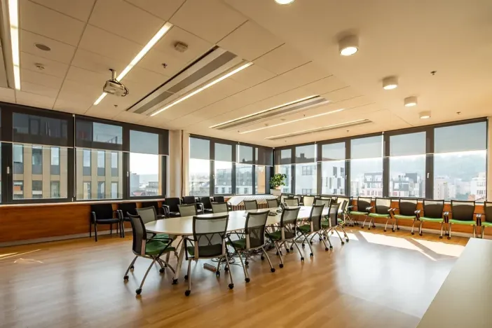 Pronájem kanceláře, Praha - Karlín, Rohanské nábřeží, 1104 m2