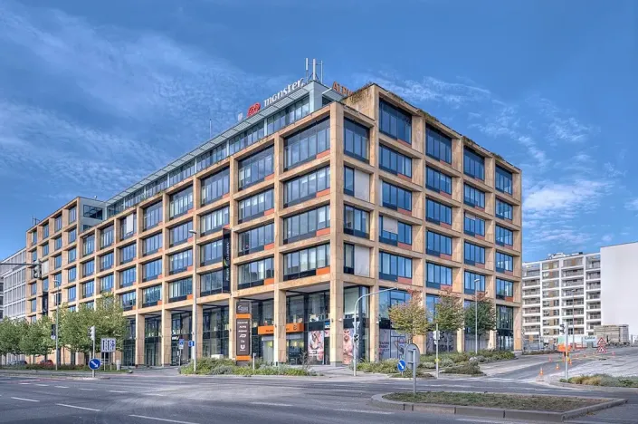 Pronájem kanceláře, Praha - Karlín, Rohanské nábřeží, 1331 m2