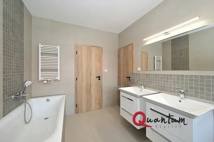 Pronájem rodinného domu, Šestajovice, Konopišťská, 250 m2