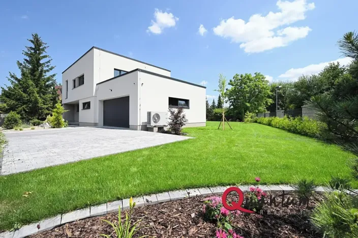 Pronájem rodinného domu, Šestajovice, Konopišťská, 250 m2