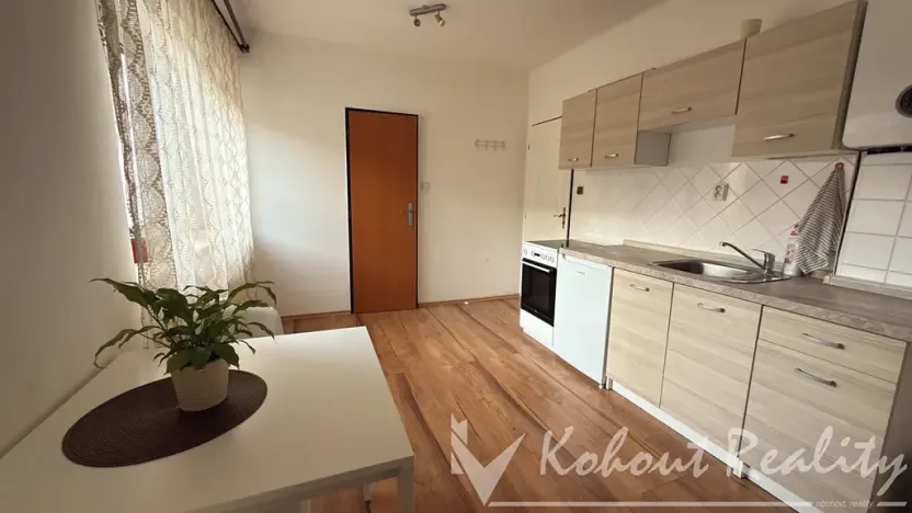 Pronájem bytu 1+1, Praha - Libeň, Za vodárnou, 40 m2