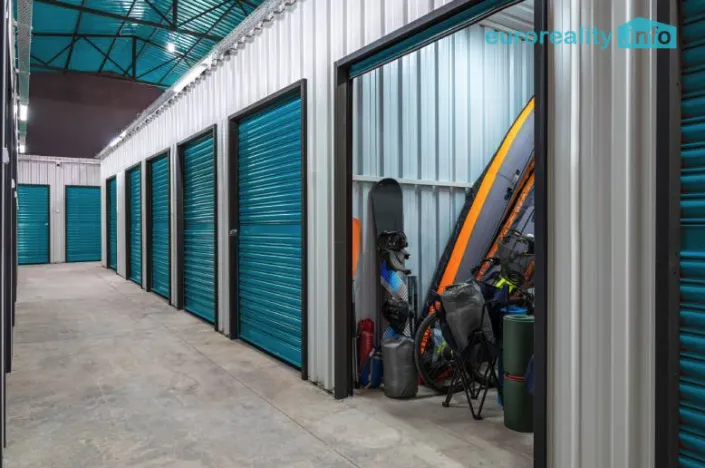 Pronájem skladu, Mariánské Lázně, třída Vítězství, 18 m2