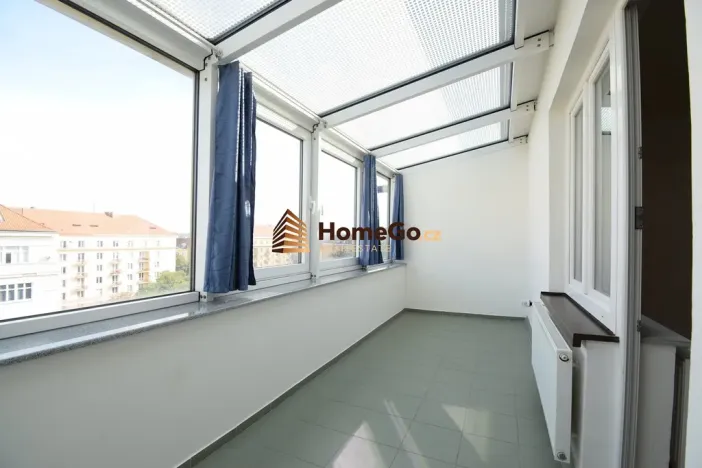 Pronájem bytu 1+kk, Praha - Nusle, U gymnázia, 50 m2