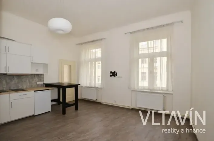 Pronájem bytu 1+kk, Praha - Vinohrady, Mánesova, 30 m2