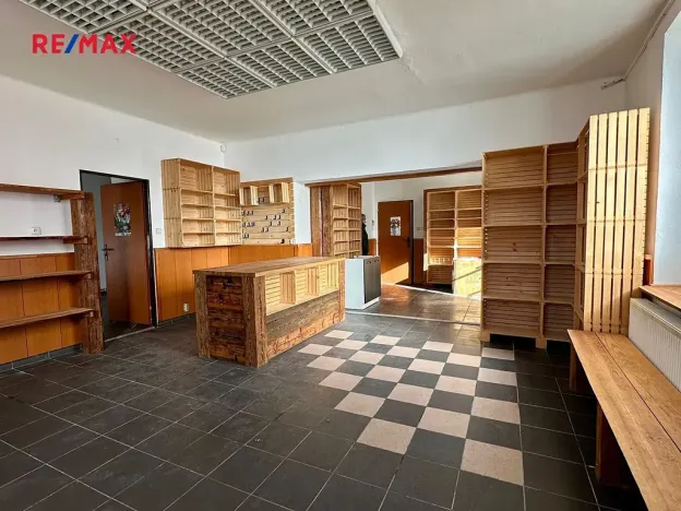 Pronájem obchodního prostoru, Mohelnice, Kostelní nám., 80 m2