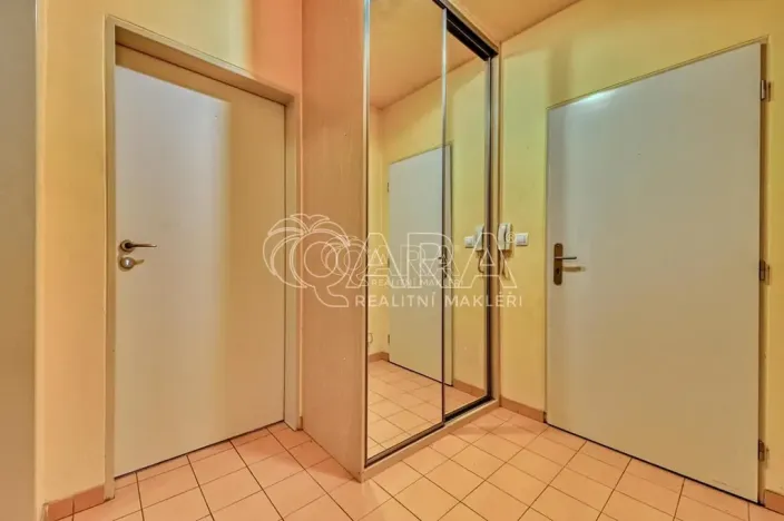 Pronájem bytu 1+kk, Praha - Uhříněves, Karla Zicha, 33 m2