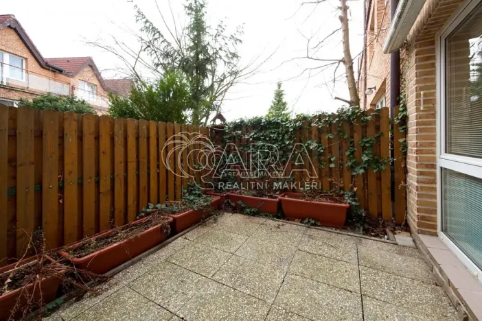 Pronájem bytu 2+kk, Dolní Břežany, 81 m2