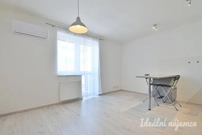 Pronájem bytu 2+kk, Brno, Listnatá, 47 m2