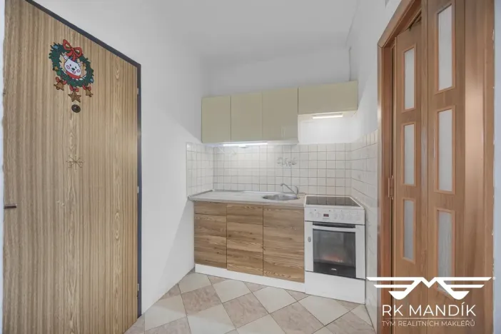 Prodej bytu 1+kk, Praha - Modřany, Nikoly Vapcarova, 32 m2