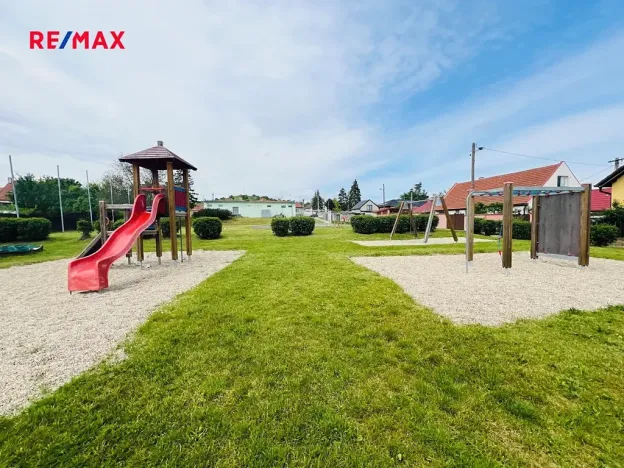 Pronájem bytu 2+1, Bzenec, Veselská, 75 m2