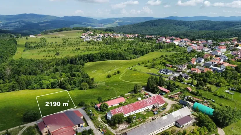 Prodej komerčního pozemku, Petrůvka, 2190 m2
