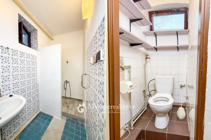 Prodej rodinného domu, Hodonice, U Kostela, 260 m2