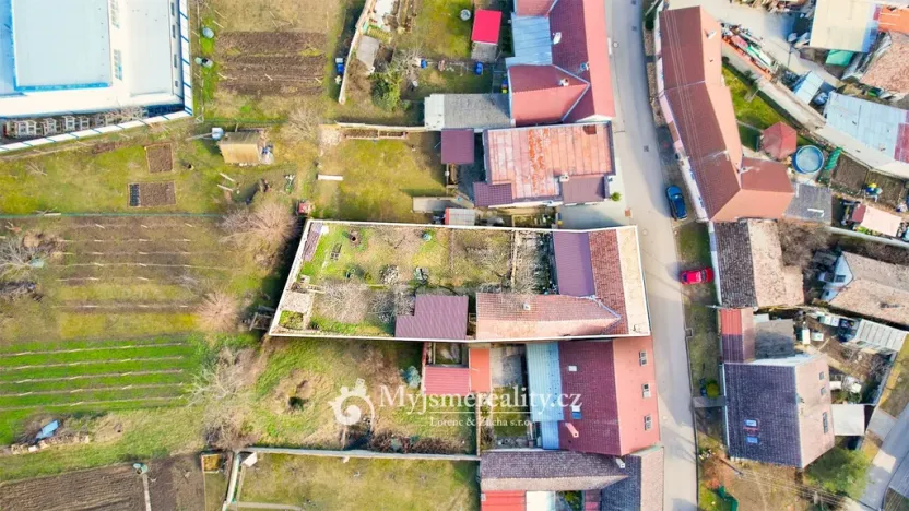 Prodej rodinného domu, Hodonice, U Kostela, 260 m2