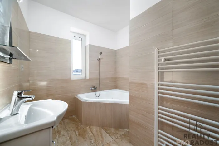 Pronájem bytu 2+kk, Pardubice - Zelené Předměstí, V Ráji, 59 m2