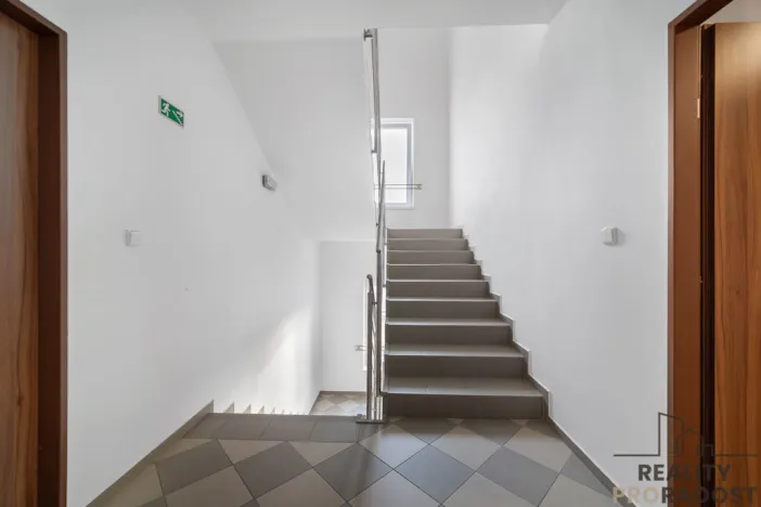 Pronájem bytu 2+kk, Pardubice - Zelené Předměstí, V Ráji, 59 m2