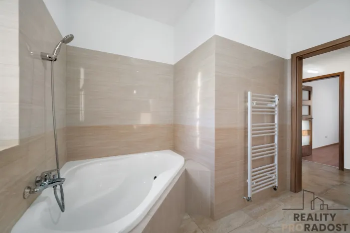 Pronájem bytu 2+kk, Pardubice - Zelené Předměstí, V Ráji, 59 m2