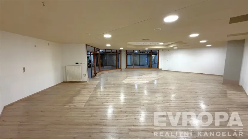 Pronájem obchodního prostoru, Vrchlabí, Krkonošská, 132 m2