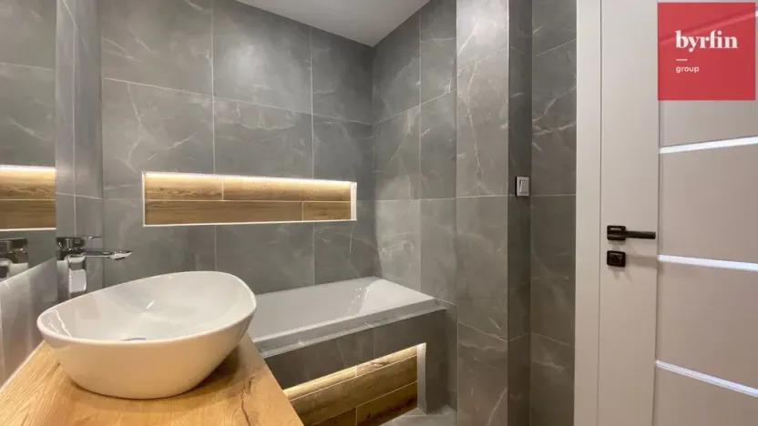 Pronájem bytu 2+kk, Ostrava, Maďarská, 54 m2