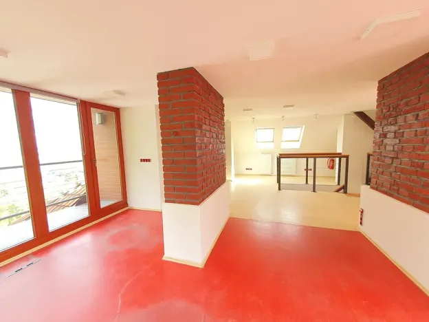 Pronájem kanceláře, Praha - Smíchov, Na Hřebenkách, 200 m2