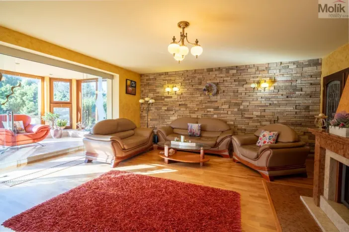 Prodej rodinného domu, Lužice, 372 m2