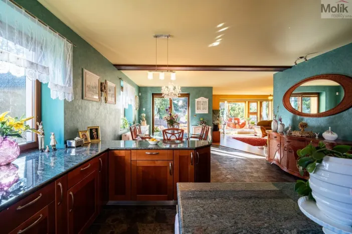 Prodej rodinného domu, Lužice, 372 m2