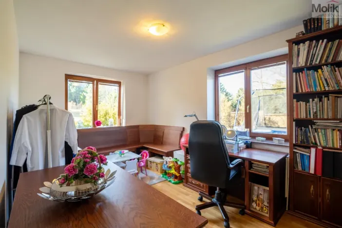 Prodej rodinného domu, Lužice, 372 m2