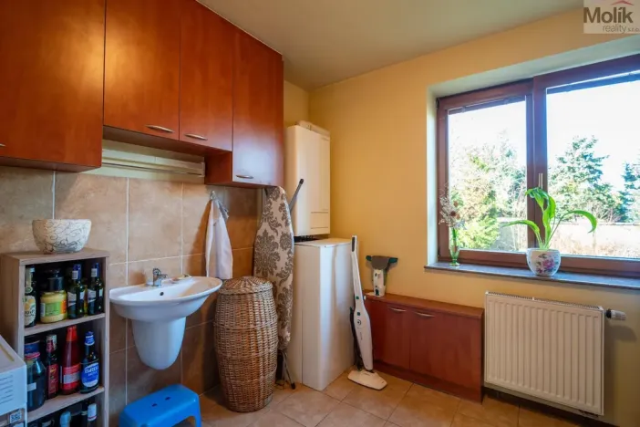 Prodej rodinného domu, Lužice, 372 m2