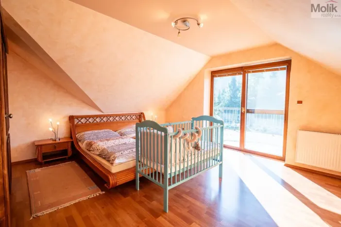 Prodej rodinného domu, Lužice, 372 m2