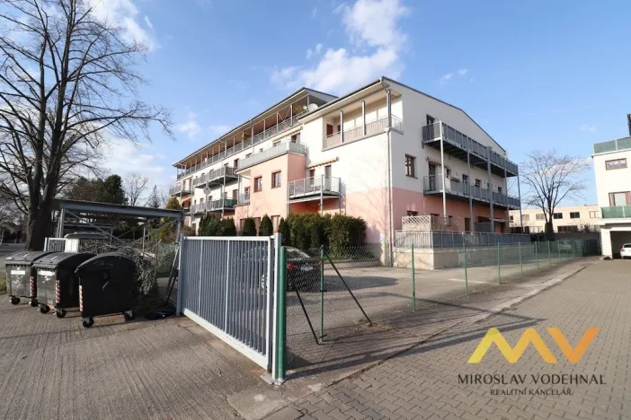 Pronájem bytu 2+kk, Hradec Králové - Nový Hradec Králové, Mrštíkova, 64 m2