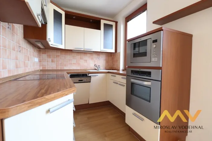 Pronájem bytu 2+kk, Hradec Králové - Nový Hradec Králové, Mrštíkova, 64 m2