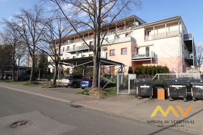 Pronájem bytu 2+kk, Hradec Králové - Nový Hradec Králové, Mrštíkova, 64 m2