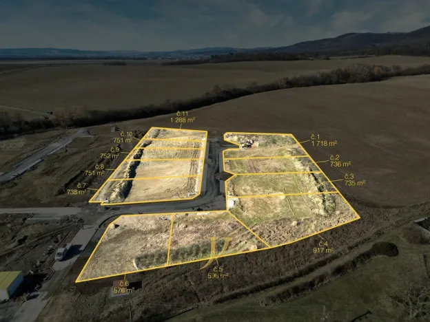 Prodej pozemku pro bydlení, Komárov, 735 m2