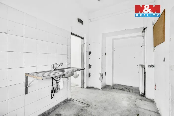 Pronájem obchodního prostoru, Jesenice, Budějovická, 289 m2