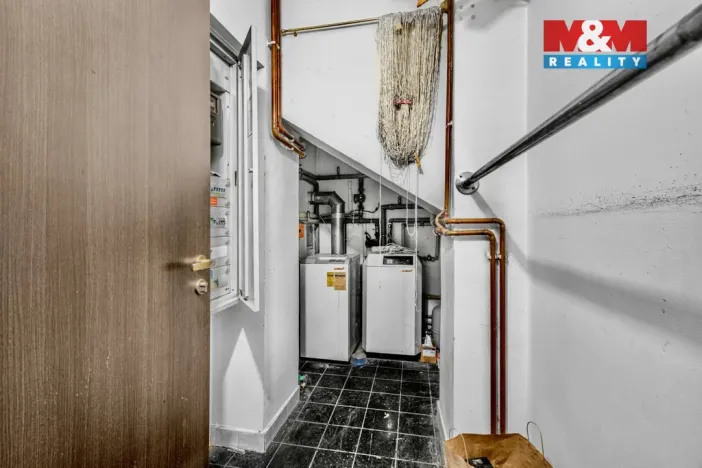 Pronájem obchodního prostoru, Jesenice, Budějovická, 289 m2